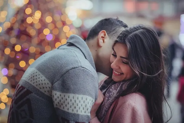 kiss mark on a cheating man’s collar